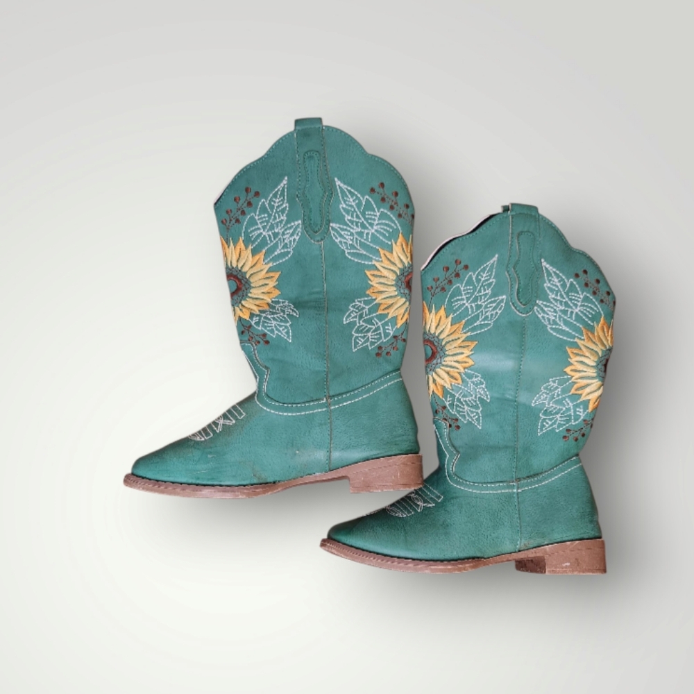 Green Cowboy Boots with Sunflower Embroidery size 35 5 western